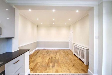 Forest Drive, Woodford Green, IG8 - Photo 3