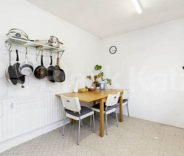 2 Bedroom, 1 bath, 1 reception Flat - Photo 1