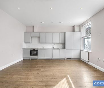 3 bedroom flat to rent - Photo 4