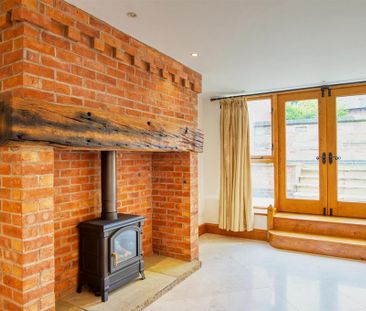 4 bedroom semi-detached house to rent - Photo 2