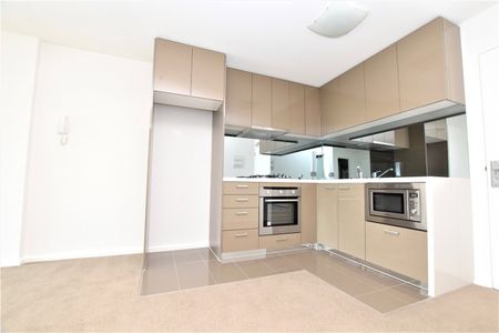3702/241 City Road - Photo 4