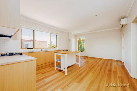 2 Bed, 1 Bath - Photo 5