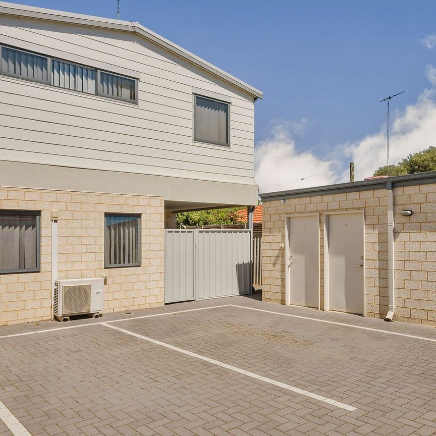 Easy-Care Living in the Heart of Mandurah - Photo 1