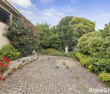 Spacious Family Home with Views, Multiple Living Areas & Fantastic ... - Photo 5