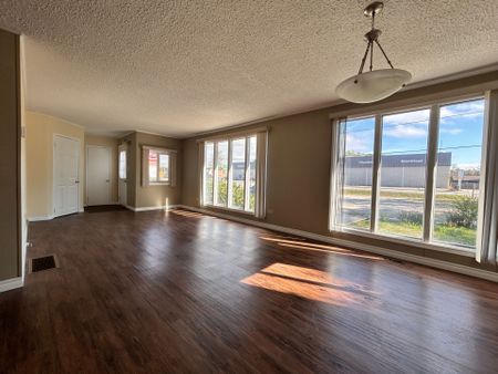 For Lease - 1310 Mosley Street, Wasaga Beach, Ontario - Photo 5