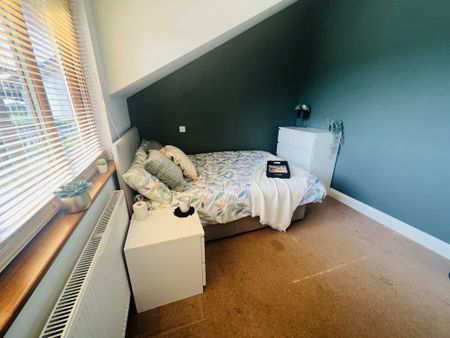 BEDROOM 4 – FURNISHED LARGE DOUBLE - Photo 5