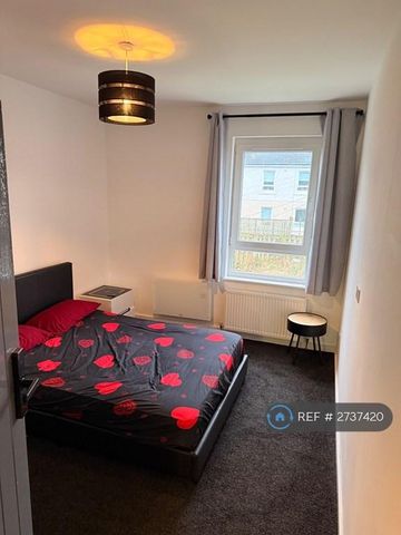 3 bedroom flat to rent - Photo 4