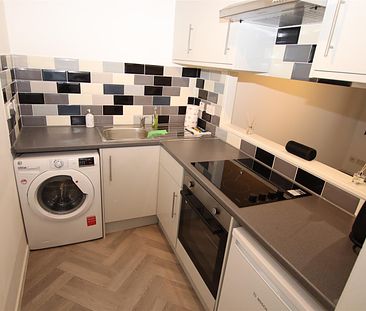 1 bedroom Maisonette to let - Photo 3