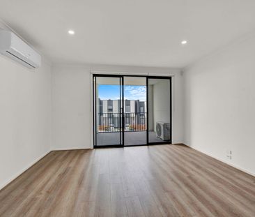 2 bedroom modern townhouse in the Heart of Clyde - Photo 2