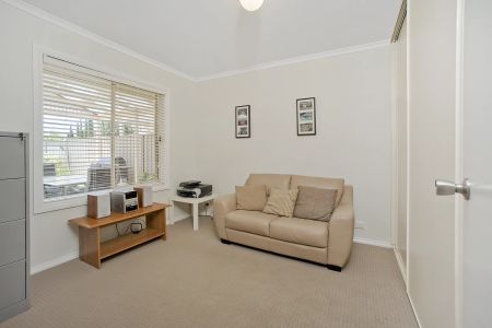 Professional & Straightforward - Photo 3