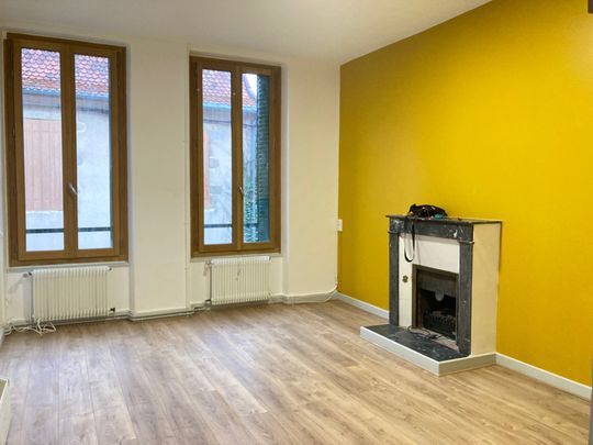 Location Appartement 3 pièces 61m² CONFOLENS 16500 - Photo 1