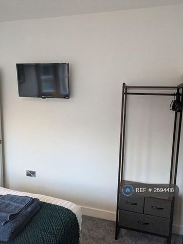 2 bedroom flat to rent - Photo 5
