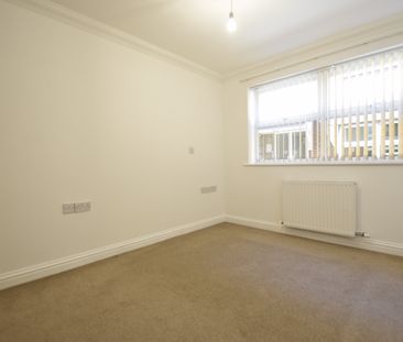 2 bed flat to rent in Richmond Park Road, Bournemouth, BH8 - Photo 6