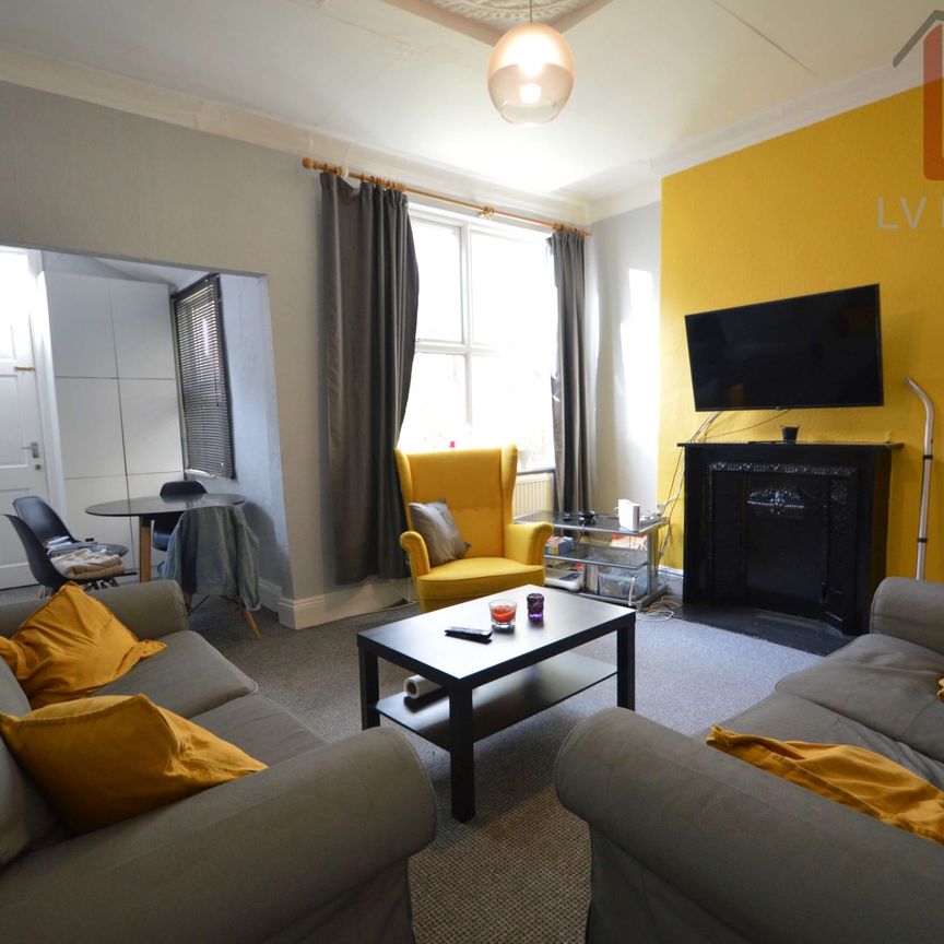 Headingley Mount - Photo 1