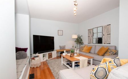 For Lease - 2109 Dunmore Avenue, Burlington, Ontario - Photo 4
