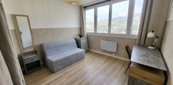 Location Appartement 5 pièces 94m² MARSEILLE 9ème - Photo 2