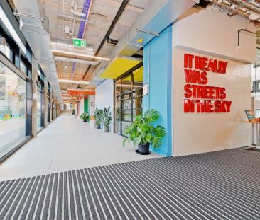 Cosy double ensuite bedroom close to Sheffield train station - Photo 4