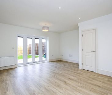3 bedroom terraced house to rent - Photo 1