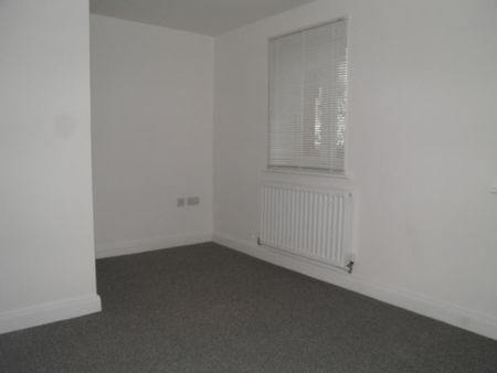 2 bedroom semi-detached house to rent - Photo 3