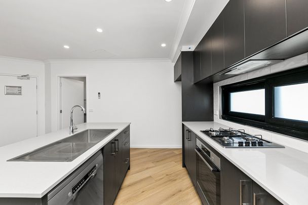 9/2 Howard Court, Clayton - Photo 1
