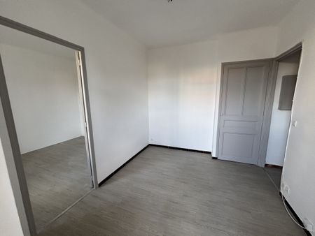 Location Appartement 2 pièces 29m² TOULON 83000 - Photo 2