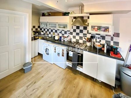 ., Denzil Road, Guildford - Photo 5