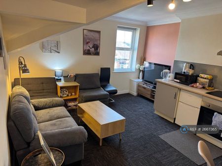 2 bedroom flat to rent - Photo 4