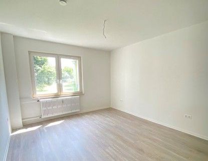 Renovierte, günstige 2-Zimmer Dachgeschosswohnung - Photo 1