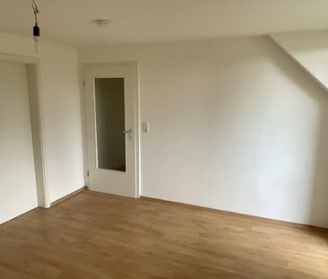 Schöne kl. 3 Zimmer Wohnung mit Laminatboden - Photo 2