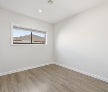 New Stylish Family Living - Photo 4