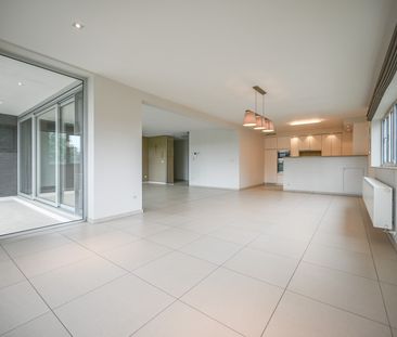 Riant 3-slaapkamerappartement met zicht op de vaart te Izegem - Photo 4