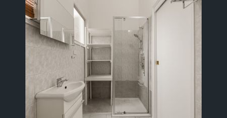 Elevated Urban Living in Port Melbourne - Photo 5