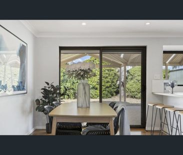 Stylish Family Home with Huge Backyard & Powered Workshop!! - Photo 5