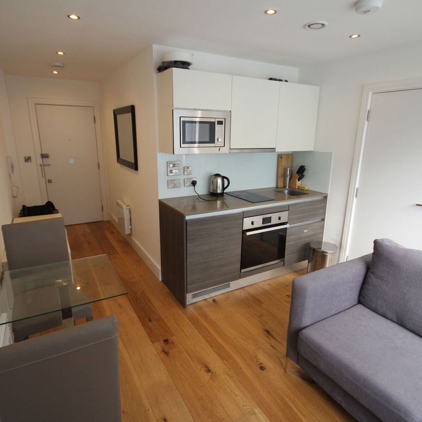 Station Road, Trident House, UB3 - Photo 1