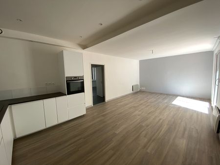 Location appartement 3 pièces, 71.37m², Castelnaudary - Photo 2