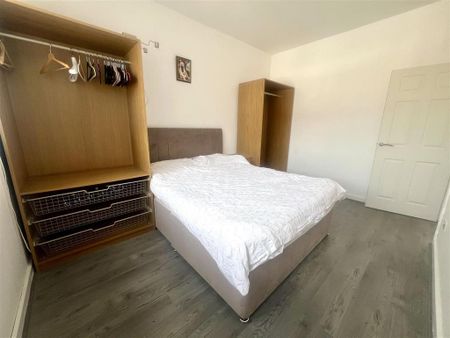 2 bedroom semi-detached house to rent - Photo 3