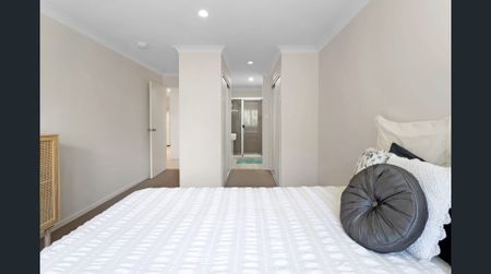 Spacious Family Home – Walk to Bucasia Beach! - Photo 3