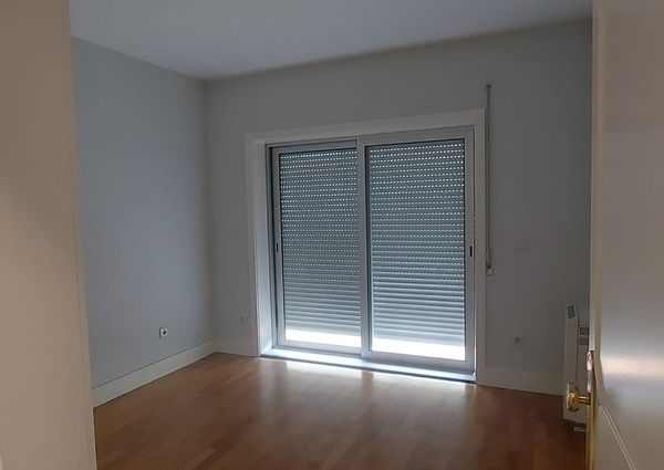 Apartamento T4 para Arrendamento com Garagem em zona prestigiada no Porto