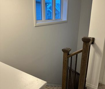 Townhouse For Lease | X7396982 - Photo 4