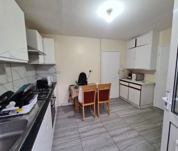Lavender Rise, UB7, West Drayton - Photo 1