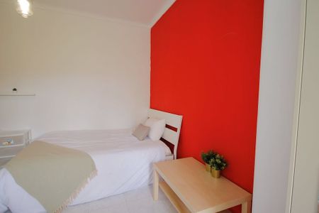 Carrer del Cinca, Barcelona, Catalonia 08030 - Photo 4