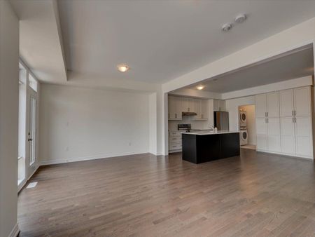 For Lease - 22 Griffith Street, Aurora, Ontario - Photo 4