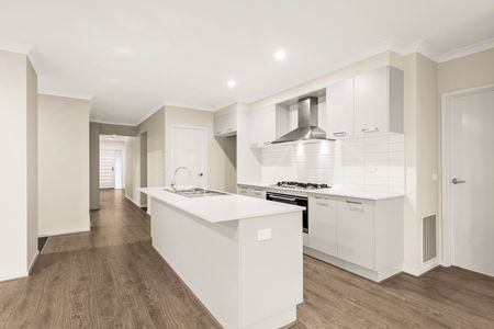 20 Gaston Loop, Officer VIC 3809 - House For Rent | Domain - Photo 5