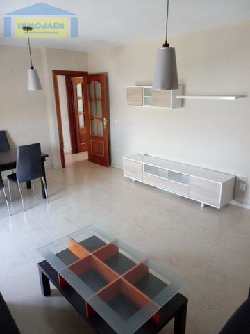 Alquiler Habitación en Avda. Andalucía, Jaén - Photo 2