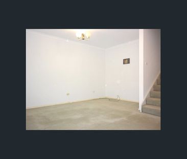 Well-Presented Townhouse in Convenient, Leafy Setting - Photo 4