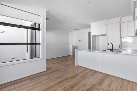 Modern, Low-Maintenance Living in Peaceful St Clair - Photo 4