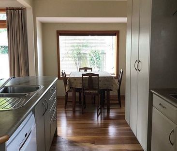 Charming 2.5BR Home in Hokowhitu! - Photo 2