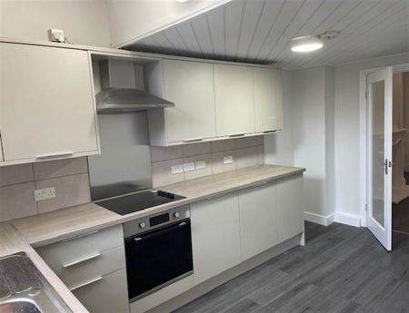 2 Bedroom Apartment To Let - Photo 4