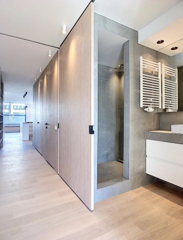 Avenue Louise - Renovated 2 bedroom apartment + terrace + parking spaces (optional) - Foto 5