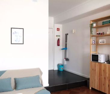 Rooms for rent in 7-bedroom apartment in Penha De França - Photo 4